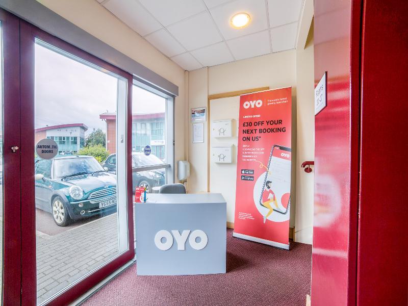 Oyo Chase Suites Cannock Exterior photo